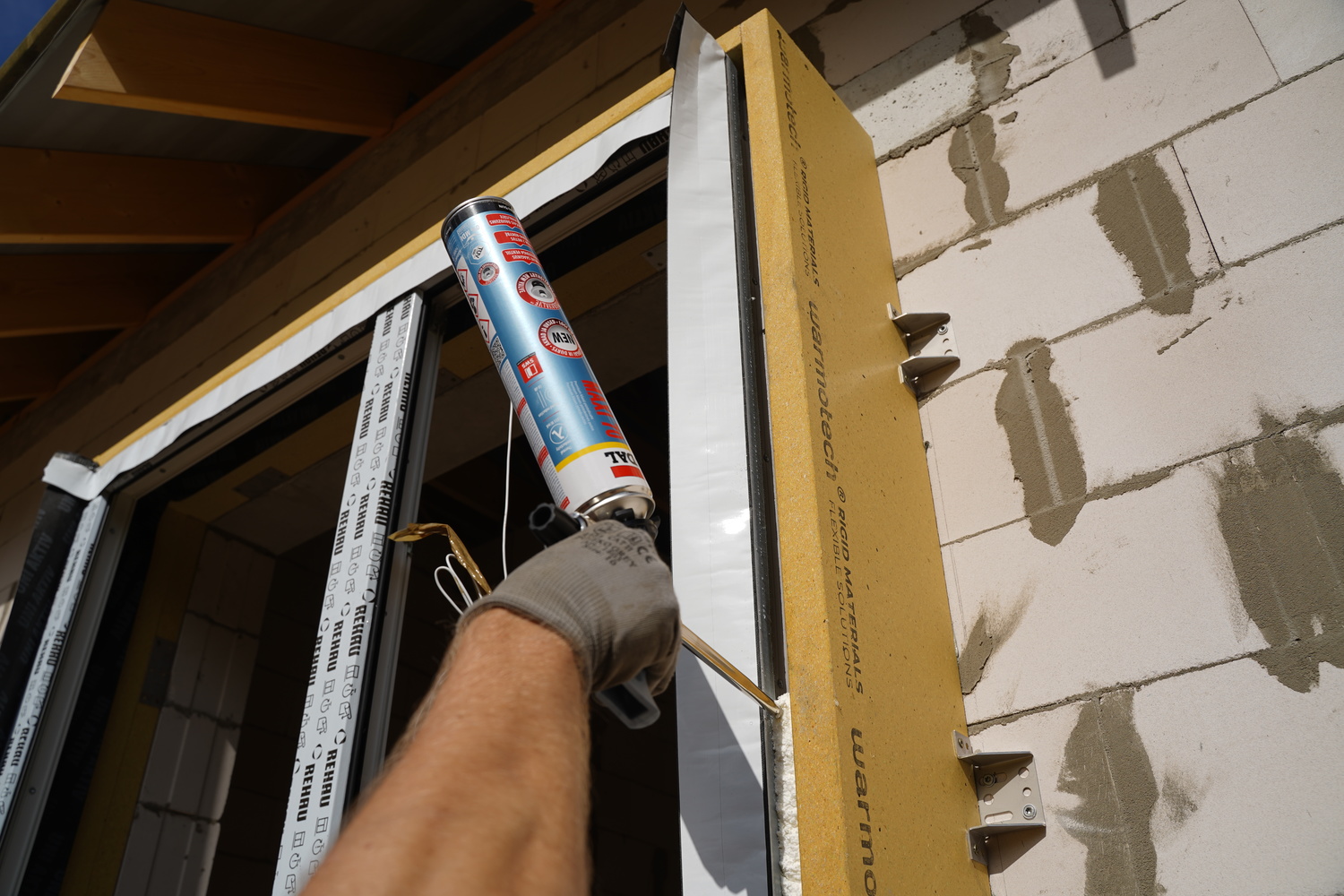 Installation foam for PVC window installation