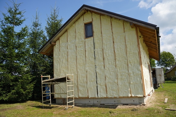 Insulating_with_Polyurethane_Foam