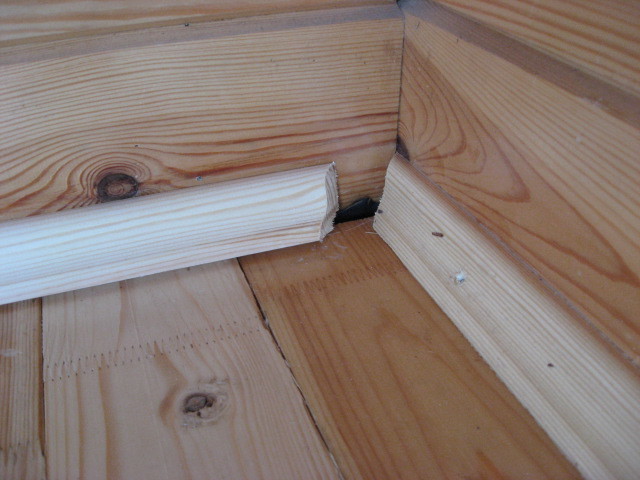 Attaching_skirting_boards