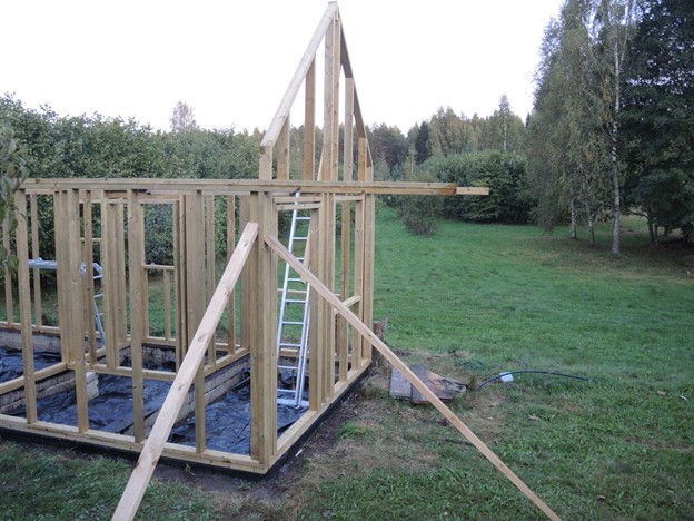 12_Timber_frame_house_levelled_frame_structure