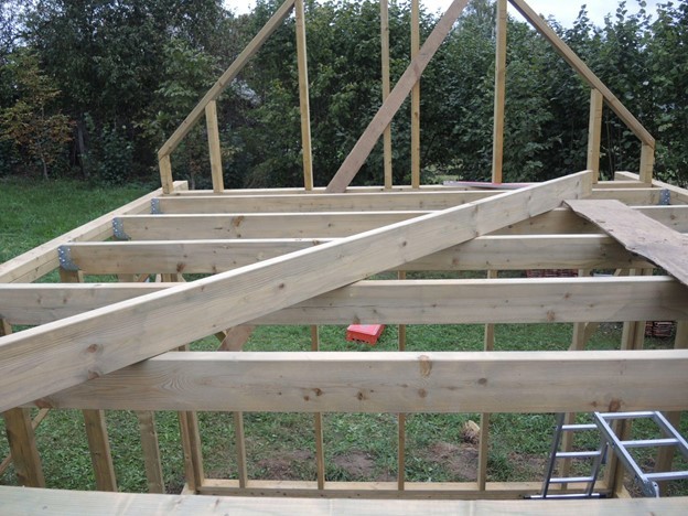 14_Timber_frame_house_cut_boards