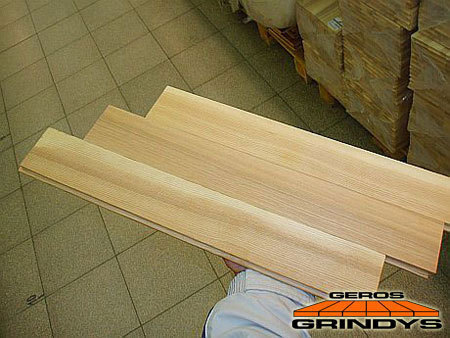 Solid wood flooring planks