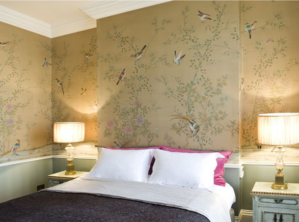 How to decorate with chinoiserie wallpapers