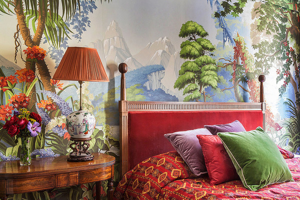 Chinoiserie bedroom wallpaper