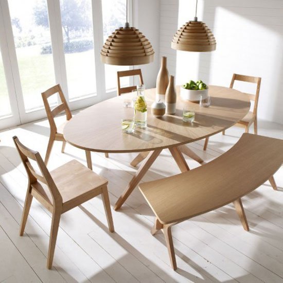 Oval_dining_table